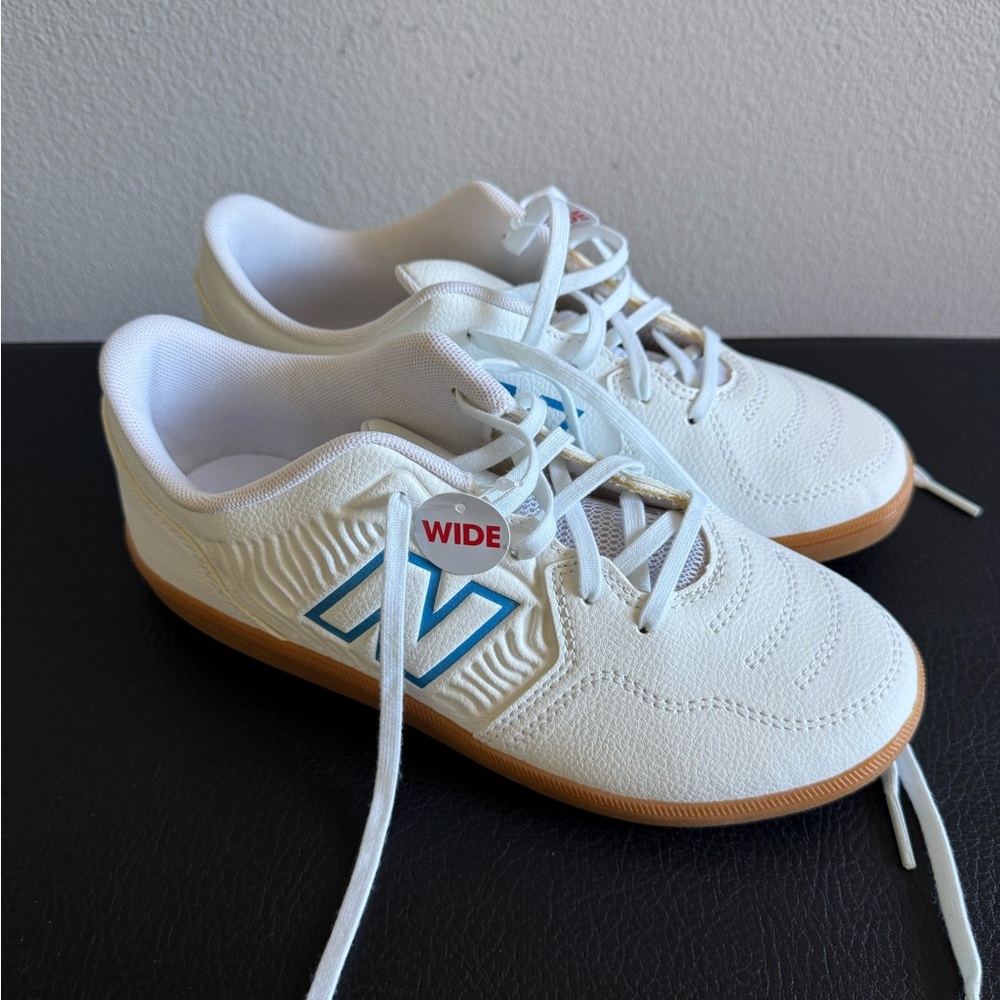 Boys 4.5W New Balance Audazo Indoor Soccer Shoes NWT